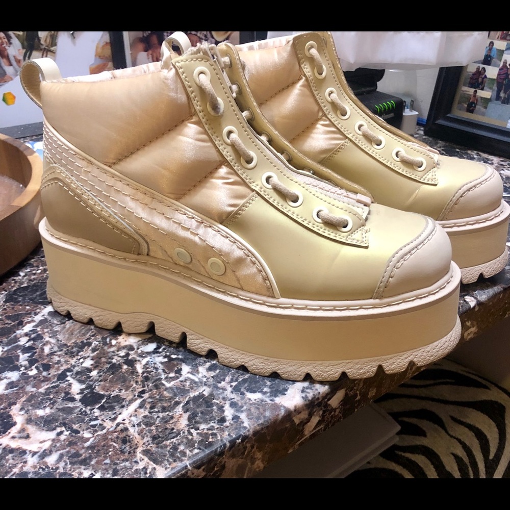 FENTY By Rihanna Puma Boots !